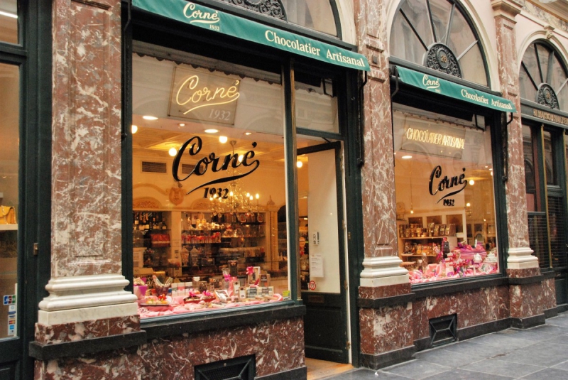 boulangerie-CAVALAIRE SUR MER-min_chocolate_chocolaterie_shop_luxury_chic_gallery_brussels_belgium-558146