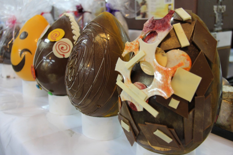 boulangerie-CAVALAIRE SUR MER-min_chocolate_factory_eggs_easter-897028